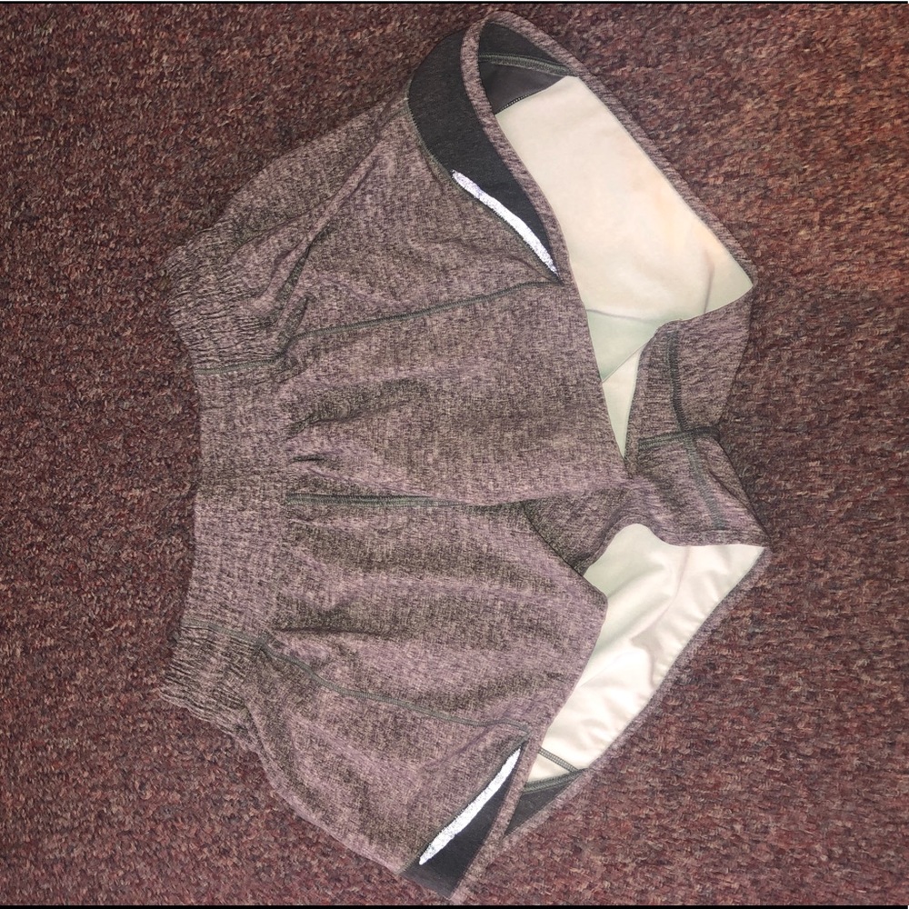 Lululemon grey hotty hot shorts size 6